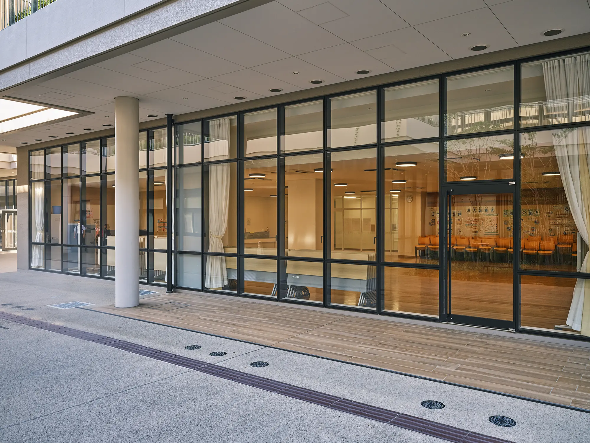 さくら学園のランチルーム