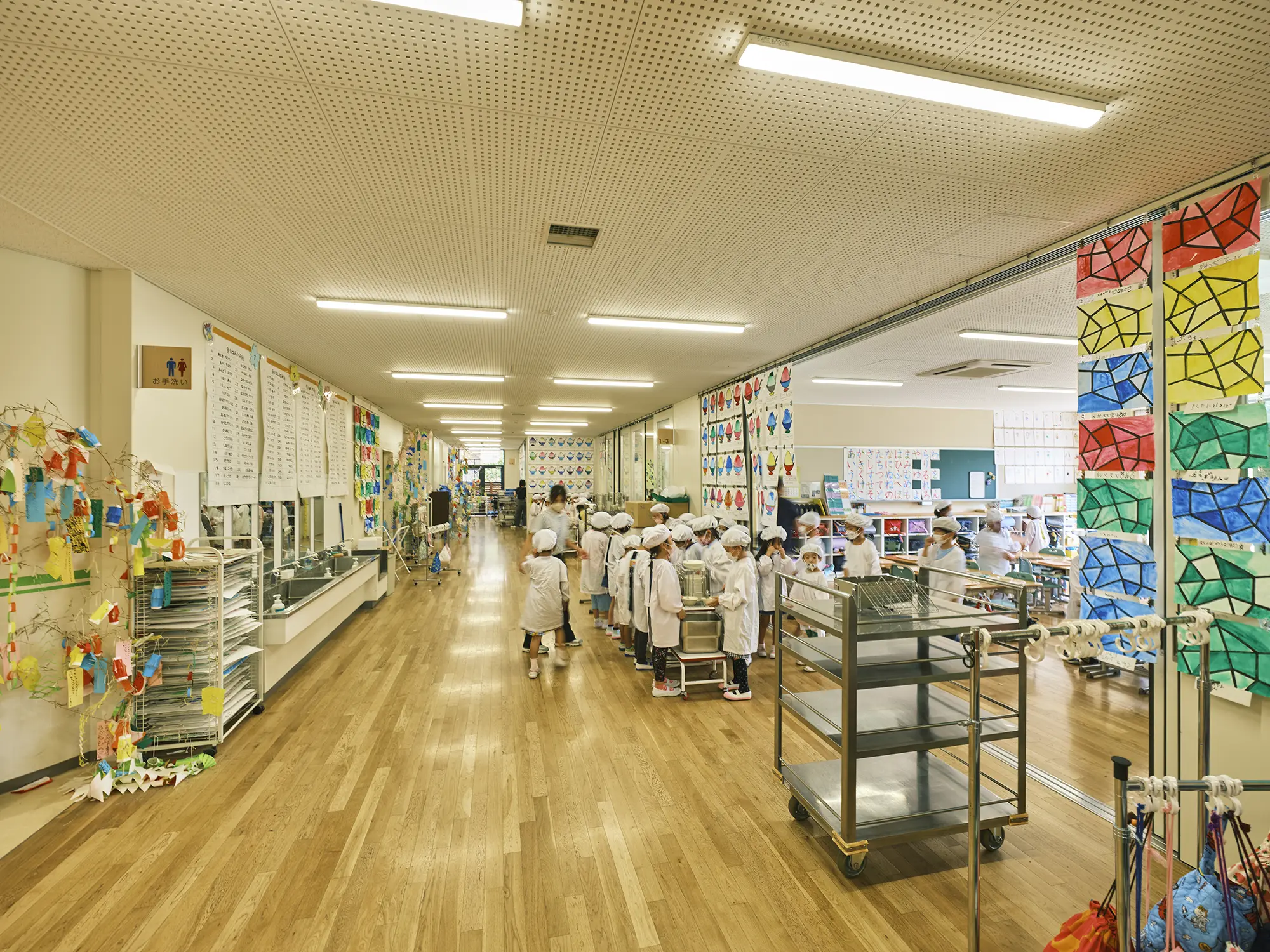 教室と廊下を一体的に利用する